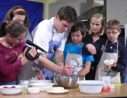 Kinder kochen für Kinder